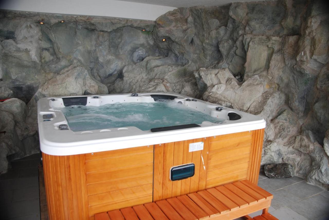 Naturpark-.Weinbergferienhaus Китцек им Заусал Екстериор снимка