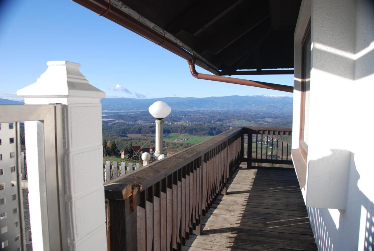 Naturpark-.Weinbergferienhaus Китцек им Заусал Екстериор снимка