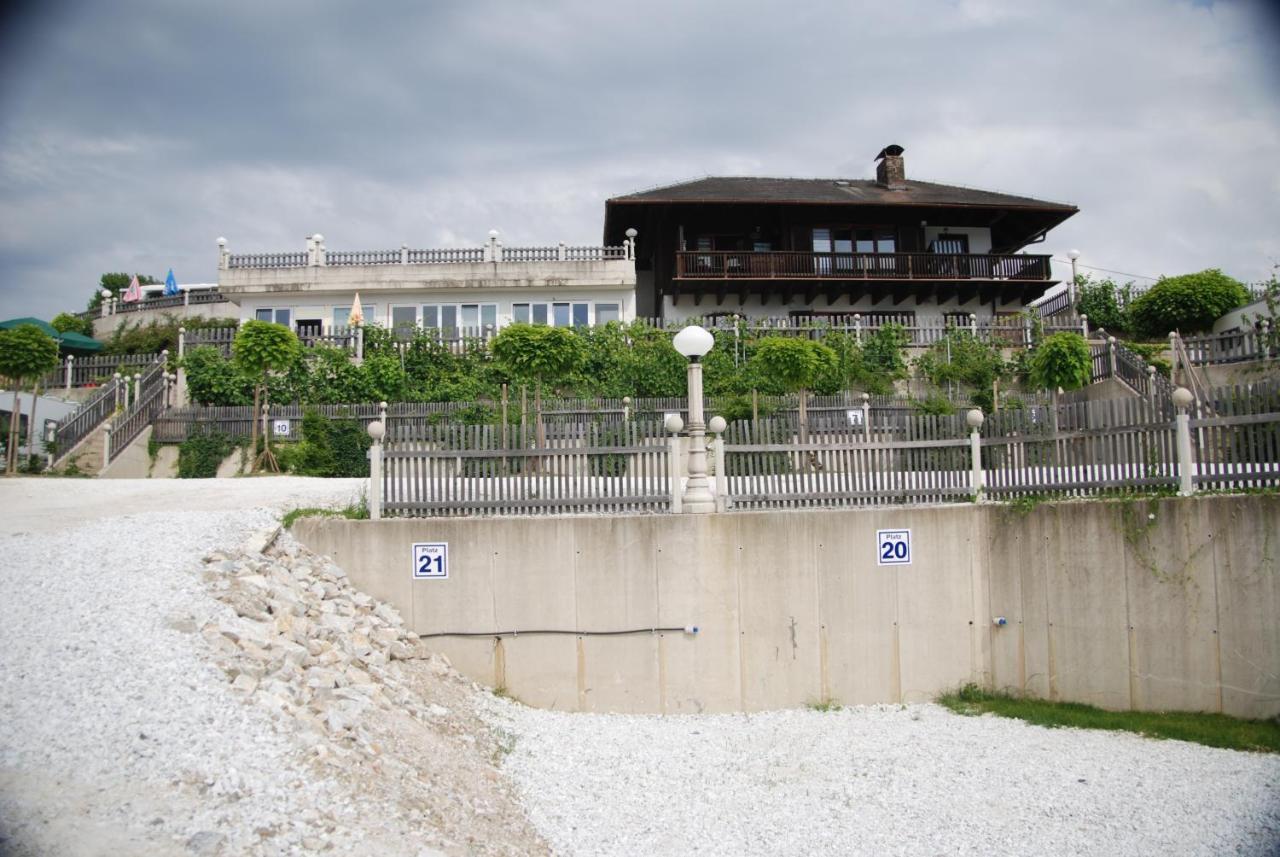 Naturpark-.Weinbergferienhaus Китцек им Заусал Екстериор снимка