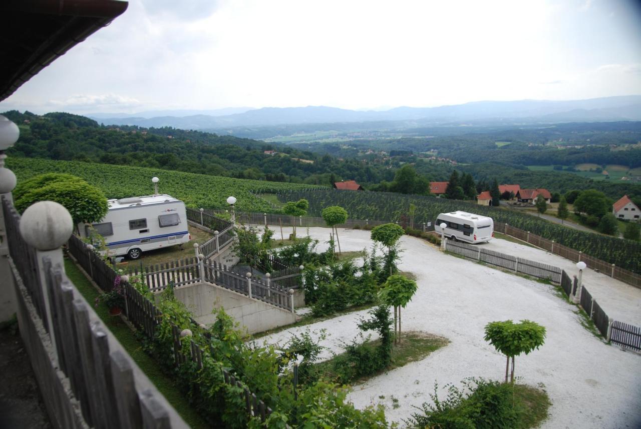 Naturpark-.Weinbergferienhaus Китцек им Заусал Екстериор снимка