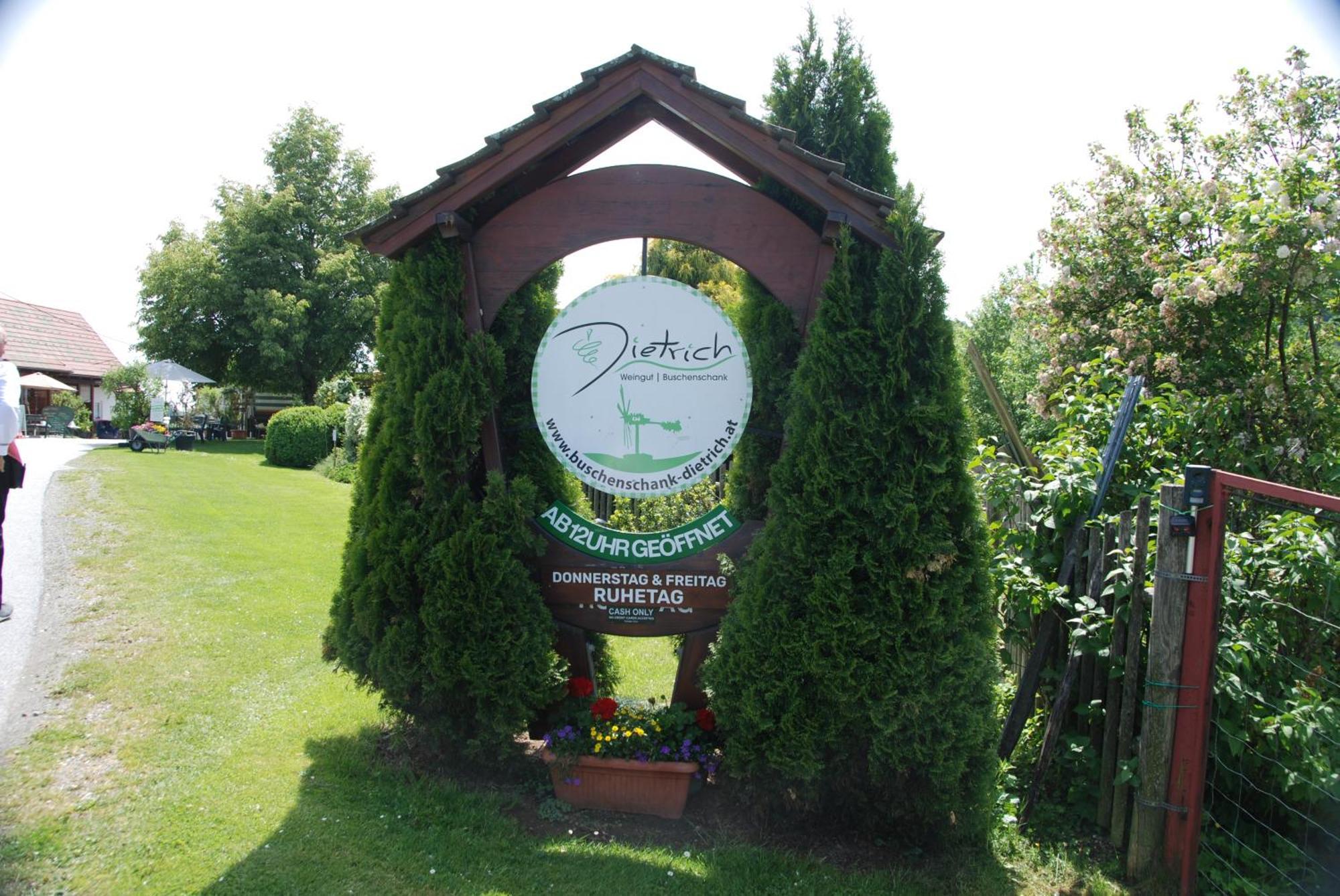 Naturpark-.Weinbergferienhaus Китцек им Заусал Екстериор снимка